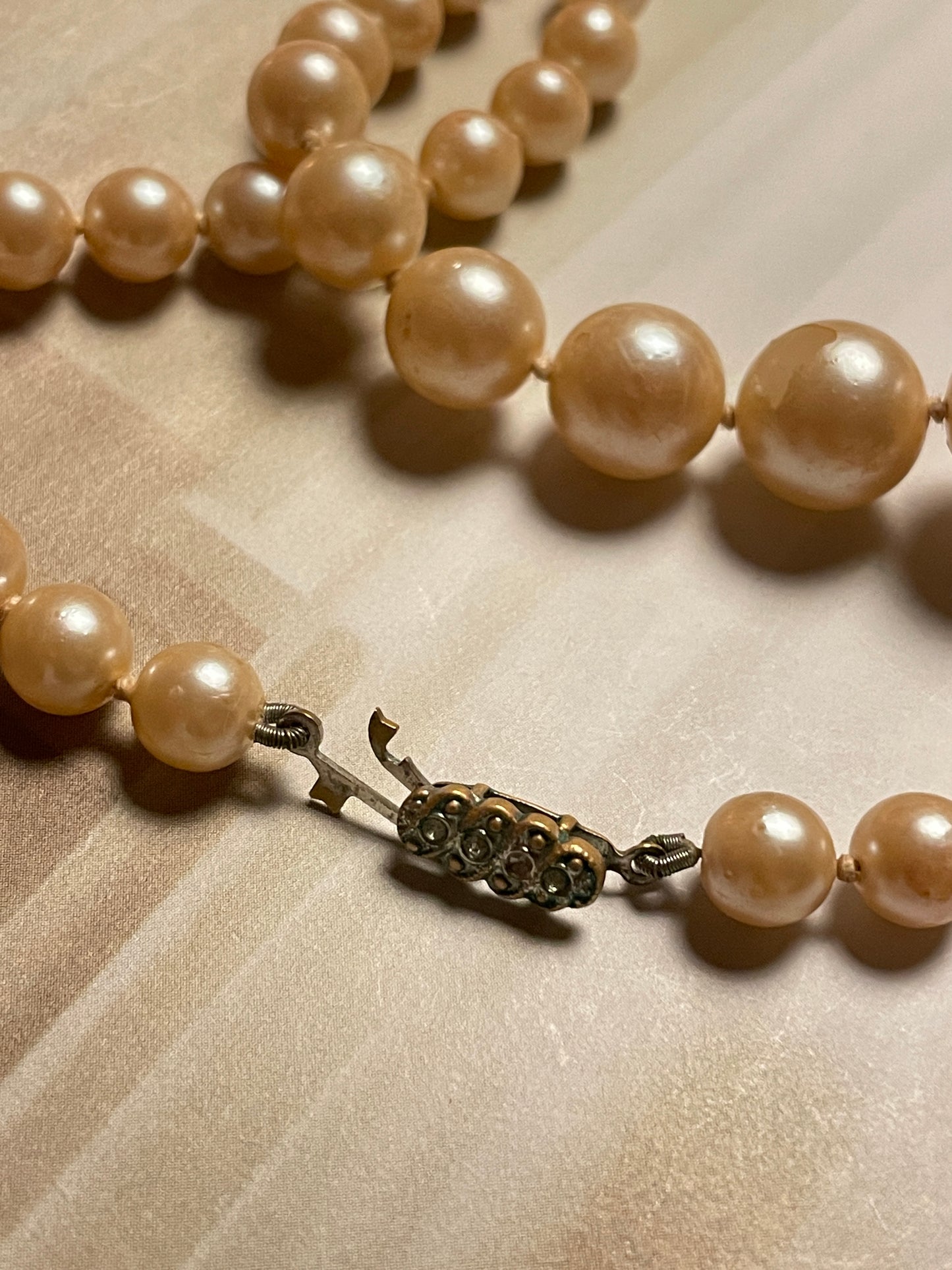 Ketting Moi à Paris